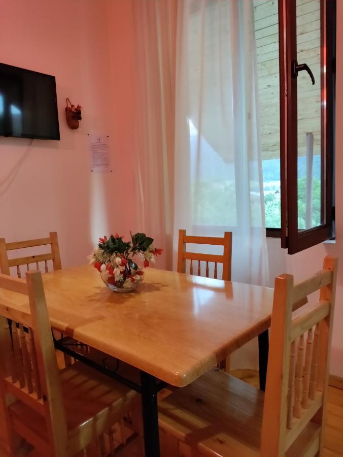 Village House Mestia Bagian luar foto