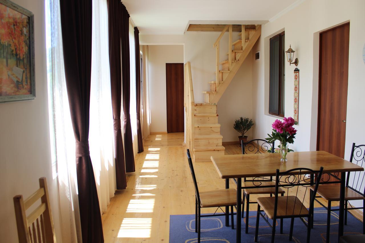 Village House Mestia Bagian luar foto