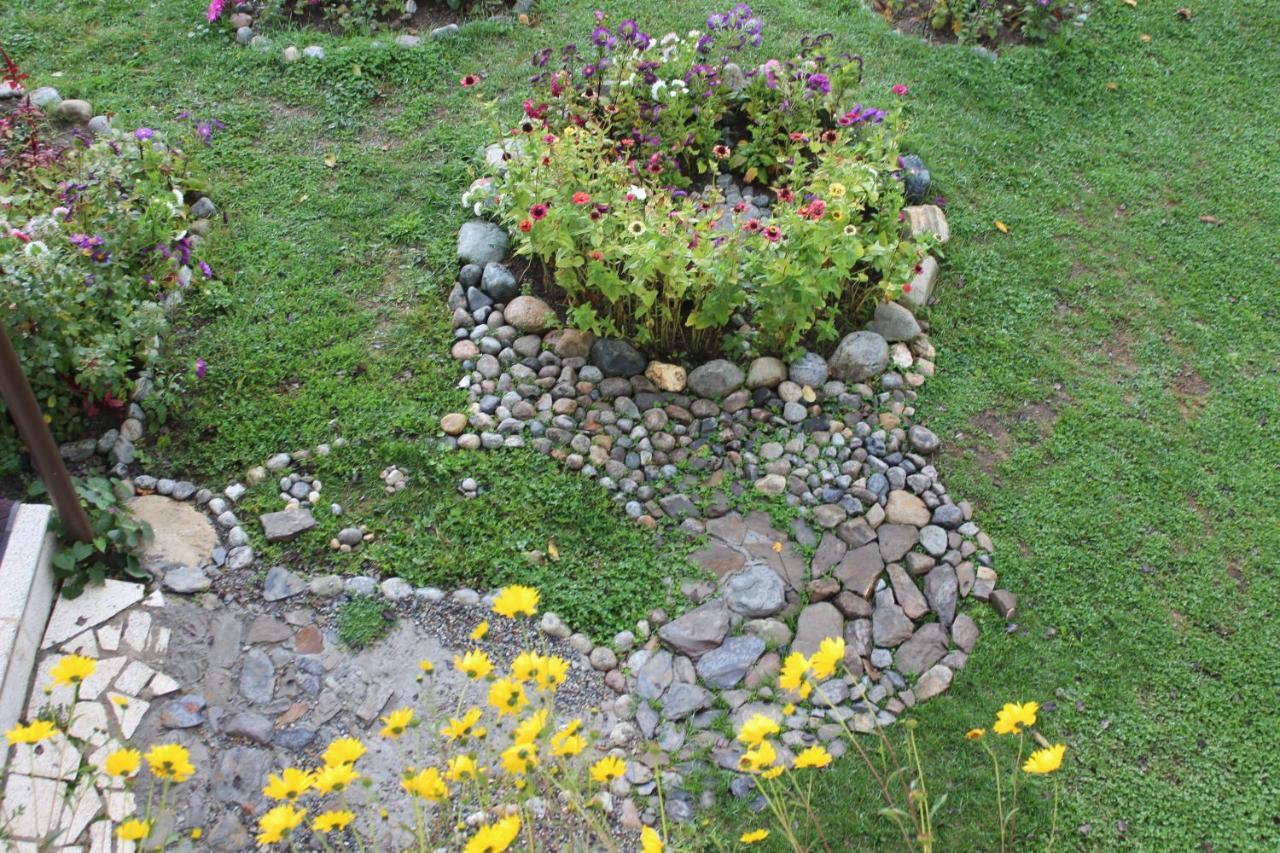 Village House Mestia Bagian luar foto